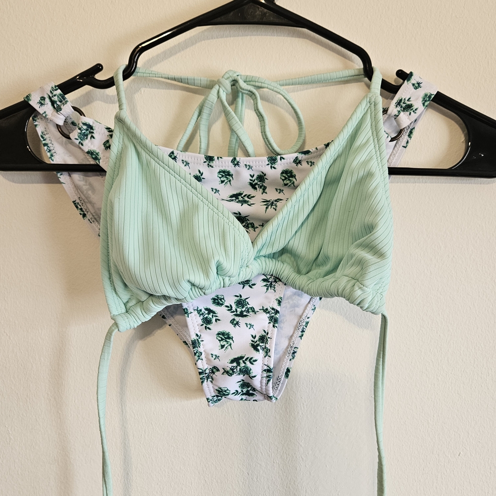 5/$25✨️ Bikini Bundle! See photos for brands and sizes.